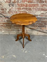 Cute Solid Walnut Accent Lamp Table