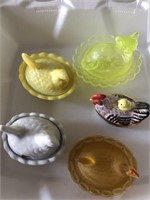 5 Miniature Hens on Nest's