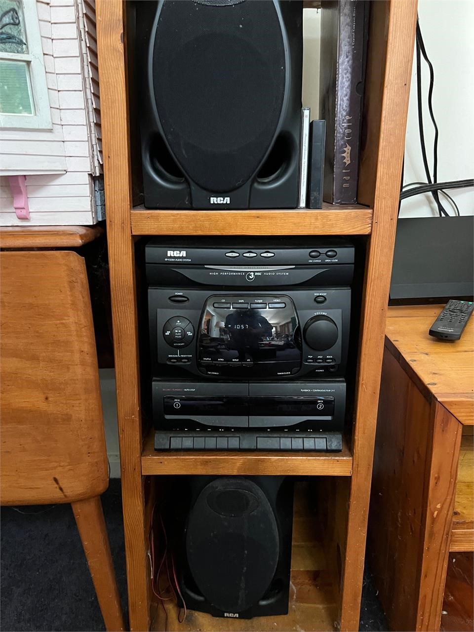 RCA Stereo w Speakers Entertainment System