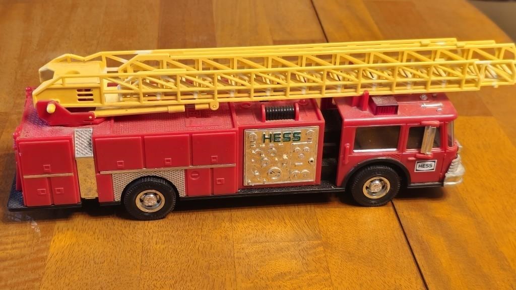 HESS VINTAGE LADDER FIRE TRUCK BANK