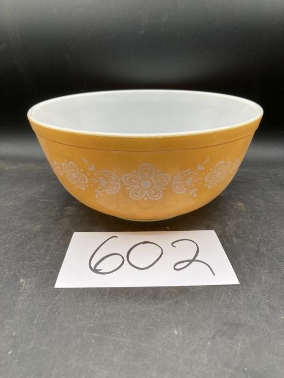 Vintage Pyrex Yellow Butterfly Gold  403 Bowl