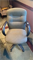 Hon office chair, five leg roller, cloth seat,