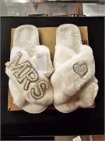 “mrs” bride slippers (display area)