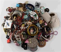 8.8 POUND LOT OF UNSEARCHED COSTUME JEWELRY