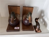 WOODEN DUCK BOOKENDS