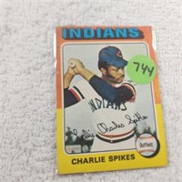 1975 Topps Charlie Spikes