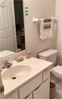 Bathroom decor, Towels, trash can, soap dish