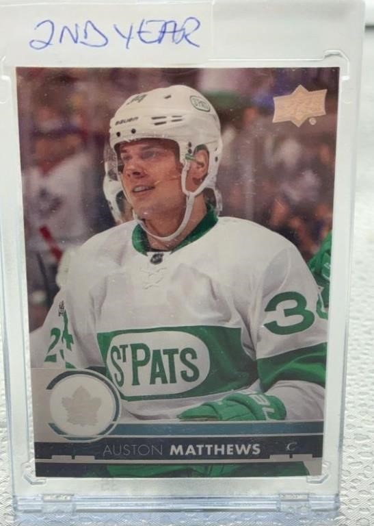 Auston Matthews 2nd year hockey card