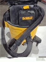 Dewalt 9 Gallon Wet Dry Vacuum