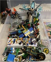 Box lot assorted LEGO