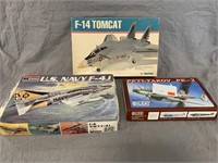 (3) Scale Model Airplanes