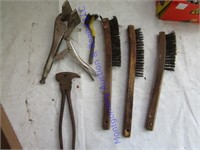 WIRE BRUSHES