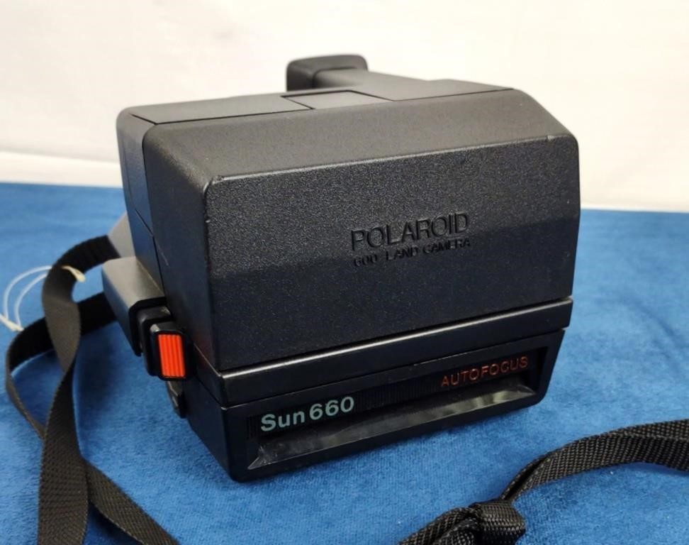 Polaroid Sun660 Land Camera