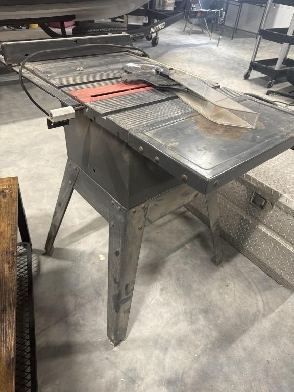 Craftsman 10 inch table saw.