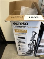 Eureka dashsprint vacuum -used