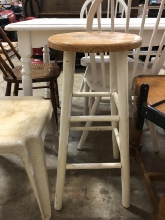 PLASTIC TABLE AND BAR STOOL