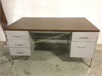 5ft long huge metal desk with drawers on each side