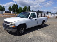 2000 Chevrolet Silverado 8' S/A Pickup Truck