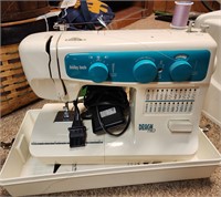 BabyLock Design Pro Sewing Machine w/Case