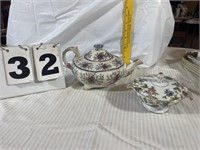 Vintage Porcelain Tea Pot and Sugar