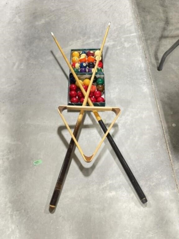 Billiards Lot: Balls, Triangle Rack, 2 Pool Cues