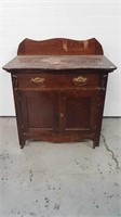 ANTIQUE WASHSTAND ON CASTERS