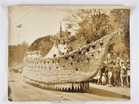 1940'S - 1950'S ROSE PARADE FLOAT PHOTOGRAPH