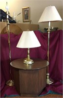 End table and 3 matching lamps - 2 full size one