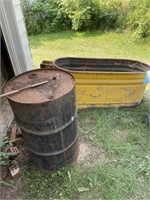 Metal can & tub (tub does have damage to inside)