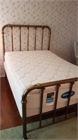 ANTIQUE BRASS 3/4 SIZE BED