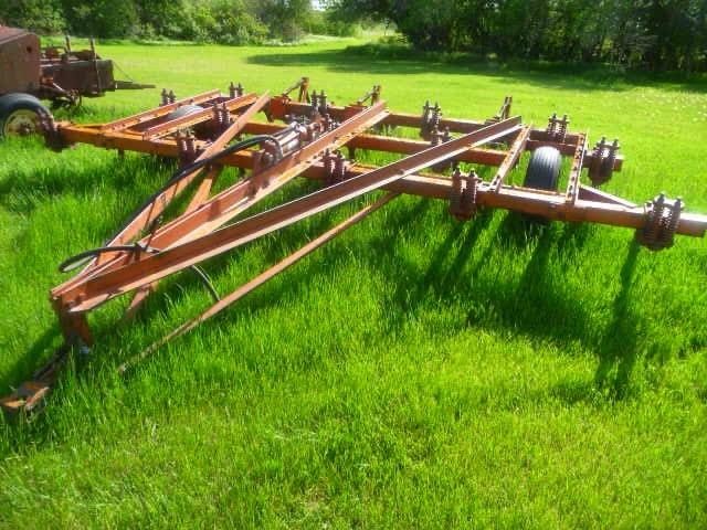 Cultivator, 14 ft, Spikes,Tires seem to be holding