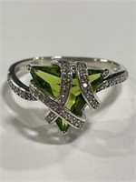925 Silver Peridot & Diamond Ring Size 9 1/2