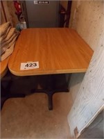 Table 2: Oak metal pedestal table, 24"w x 30"l