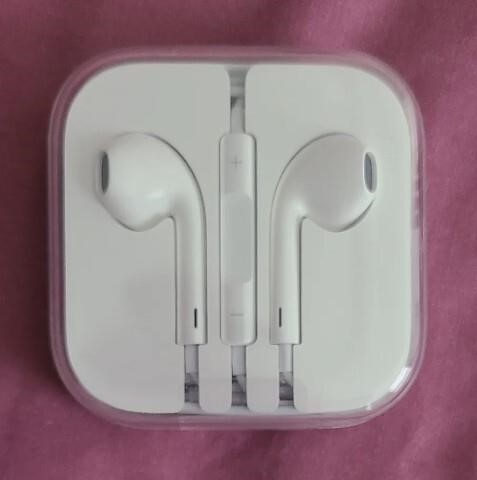 m-rack16: Wired Apple Headphone Earphones