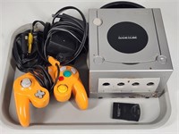 NINTENDO GAME CUBE SYSTEM W/ CONTROLLER CORDS