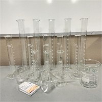Glass Lab Beakers/ pH0-14 Strips         (R# 200)
