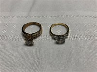 Lot of 2 gold color wedding rings