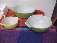 Pyrex Nesting Bowl