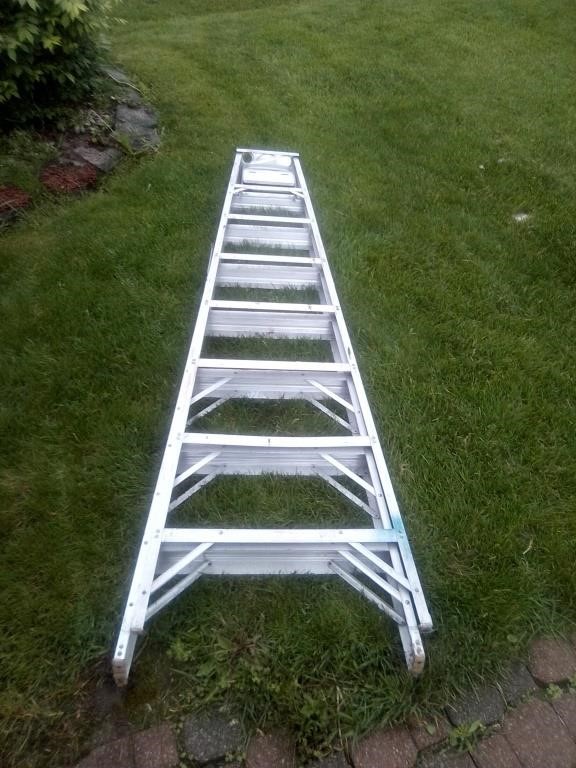 8 ft. Step ladder
