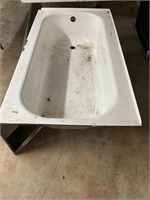 Metal bath tub- sizes in pics