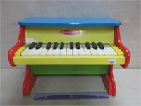 COLORFUL MELISSA & DOUG TOY PIANO