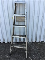 5ft Aluminum Step Ladder