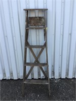 5ft Wooden Step Ladder