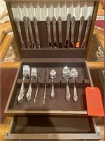 Stainless china flatware in case
