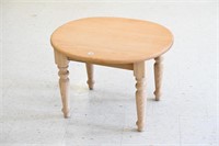 OAK "HARVEST OVAL" END TABLE