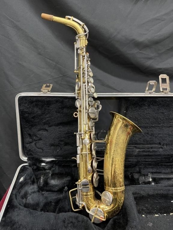 Selmer Bundy Saxophone with Case