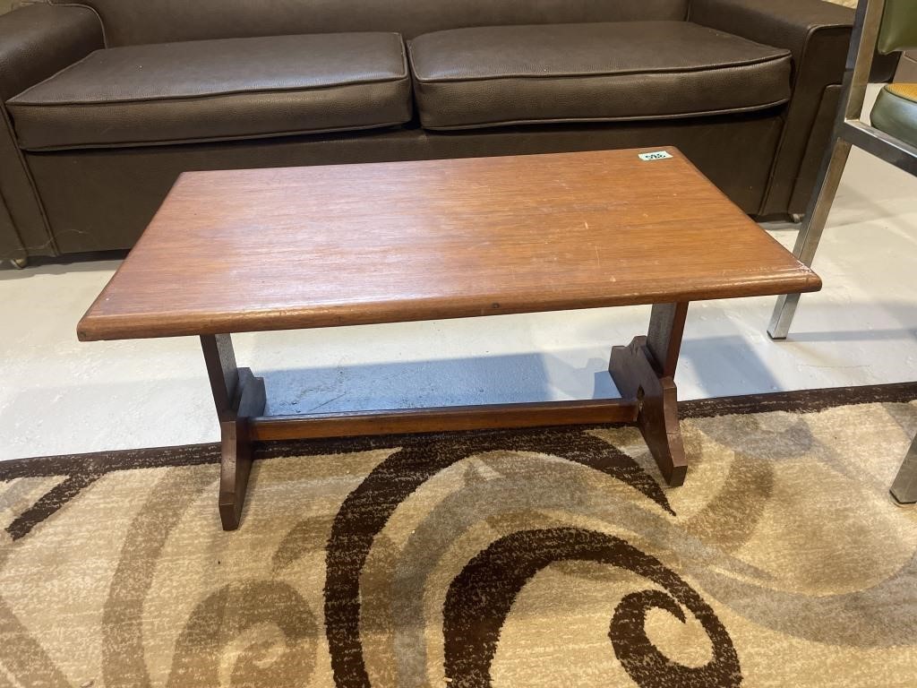 Wood coffee table 17 x 29 x 14”t