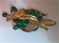 GOLD FILLED / JADE BROOCH CLASP WORKS WELL