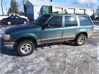 1995 Ford Explorer, 4x4, 239,294 miles showing,