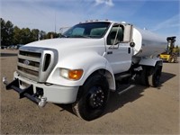 2006 Ford F-650 XL SD 2,000 Gal. S/A Water Truck